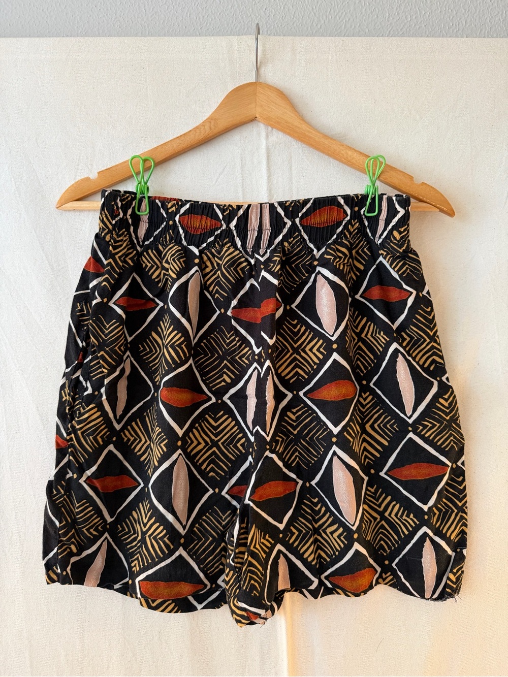 3/$20 Vintage 90s Printed Black Geometric Women’s Shorts